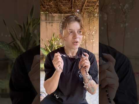 Você prefere rezar um Pai Nosso três ave-marias comigo queimar no quinto dos infernos? ￼