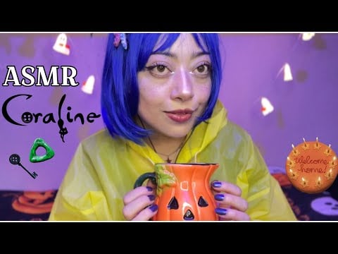 ASMR CORALINE 🎃💙| DÉJAME CUIDARTE… 🧸🕯️| Te cuento lo que realmente ocurre en el Palacio Rosa 💖