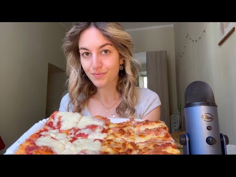 EATING PIZZA 🍕 muckbang (asmr ita)