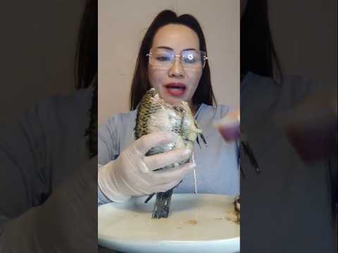 EATING BOILED TILAPIA#mukbang #everyone #food #shortsfeed #eating #crazy #shortvideo #fish
