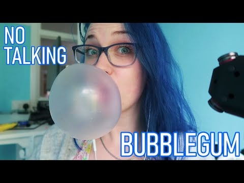 ASMR Blowing Big Bubblegum Bubbles ❗NO TALKING❗ + Playing Games On My Phone 📱