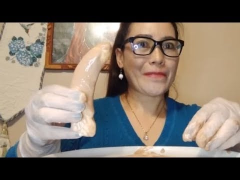NO CHEWING BANANA WITH CHOCOLATE AND VANILLA ICE CREAM:Life in America 