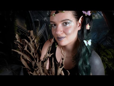 🧚 Waldfee ASMR 🌿Blätterrascheln und ruhiges Flüstern zur Entspannung  Deutsch