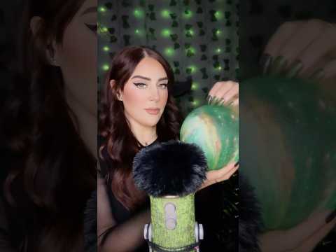 💚 My favorite color ASMR 💚 #asmr #asmrvideos #asmrsounds #asmrtapping #fypシ゚ #fy