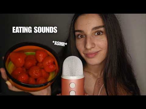 *asmr* clicky sounds🍓tasting strawberries