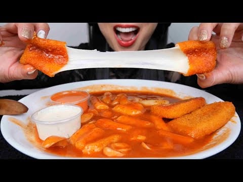 SPICY KOREAN RICE CAKE + FRIED MOZZARELLA (ASMR EATING SOUNDS) NO TALKING | SAS-ASMR