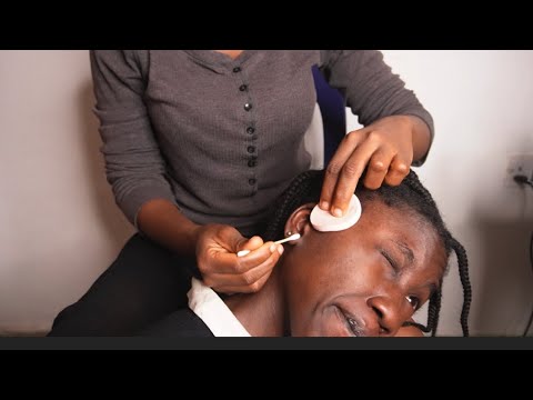 ASMR CONCENTRATIVE EARCLEANING AND NITPICKING WITH SOFT WHISPERS FOR DEEP SLEEP 😴 