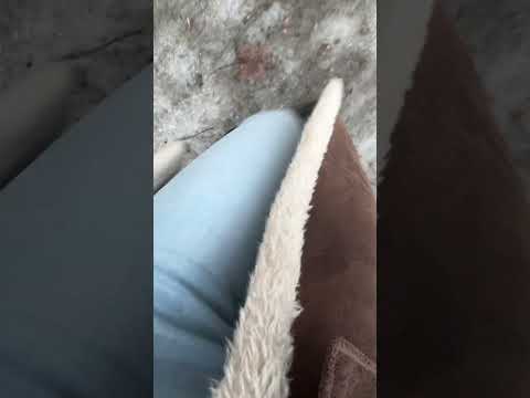ASMR in einer hellen Jeanshose, mit der wir durch den Matsch wandern 😇