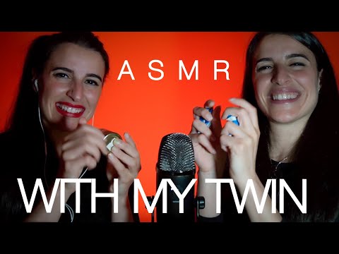 ASMR ITALIANO | MIA SORELLA GEMELLA PROVA per la PRIMA volta l'ASMR 👭🏻