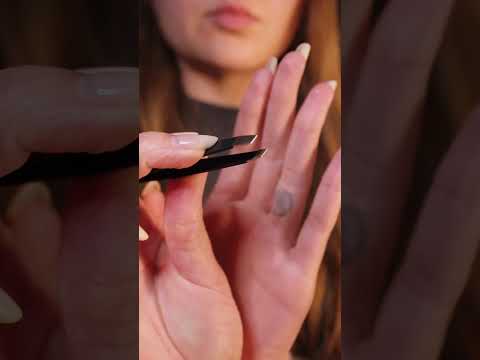 Plucking your eyebrows 💫  #asmr #notalking #tingles #visualtingle #layeredsounds