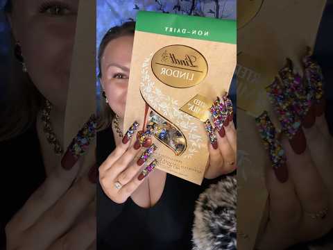 #asmr #vegan #chocolate 🍫 #lindt #bestlifebybrooke #sleepaid #tingles #relaxing #eatingsounds #food