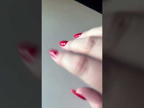 #rednails #relax #josefinasmr #asmr #tingles #asmrshorts #tappingasmr #relaxingasmr #red #longnails