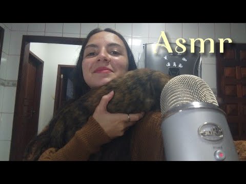 ASMR TAPPING EM OBJETOS ALEATÓRIOS DA MINHA COZINHA- com participação especial da minha gata 💕