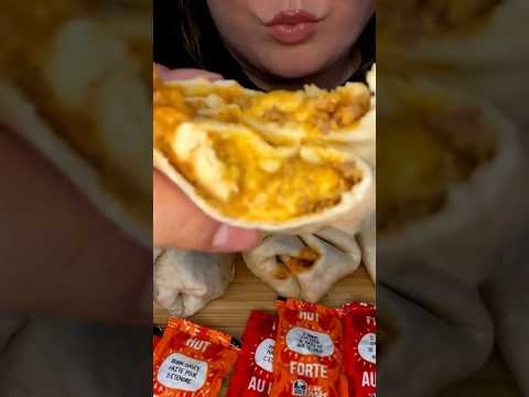 Taco Bell Burritos #shorts #asmr #eating #tacobell #burrito
