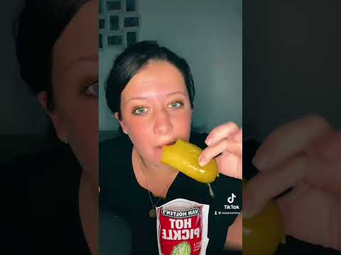 HOT PICKLE (cornichon piquant)