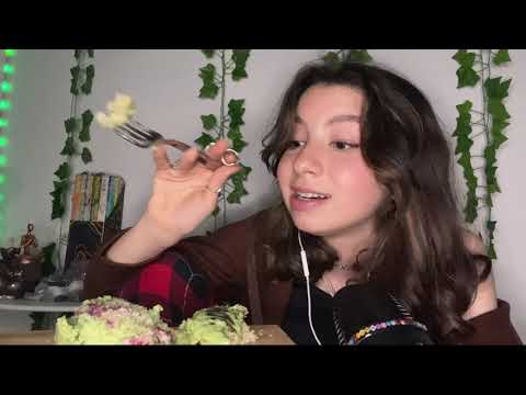 ASMR - COMENDO BOLO (de sapinho😩😩🙏) | ESPECIAL 40K