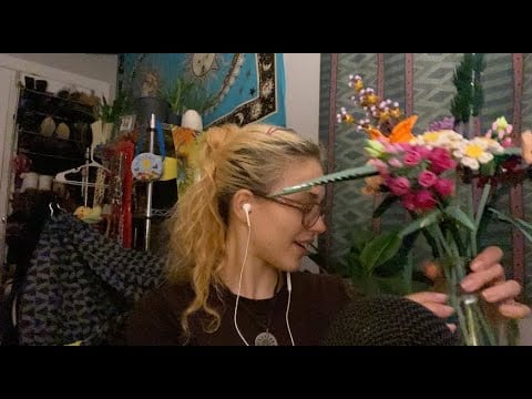 ASMR with my legos🌻🤙(whispers, soft tapping for rest)