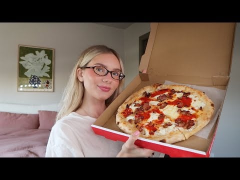 ASMR | eating pizza 🍕