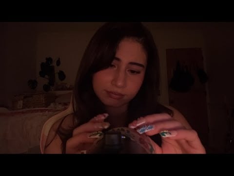ASMR ~ Different sounds on the mic ( Bees wax, Fluffy, Foam )