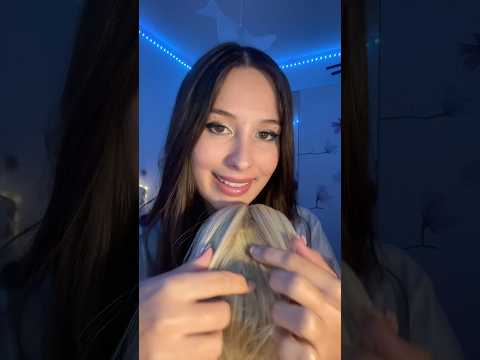 On dirait une psychopathe à la fin #asmr #asmrsounds #scratching #wig #tingles