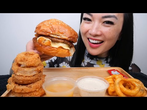 FRIED EGG PORK BURGER + ONION RINGS (ASMR EATING SOUNDS) NO TALKING | SAS-ASMR