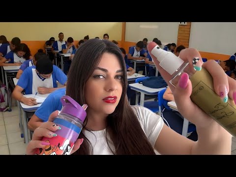 ASMR POV: VOCÊ SENTOU AO LADO DA GAROTA QUE LEVA PERFUMES PARA A SALA DE AULA (AGGRESSIVE ASMR)