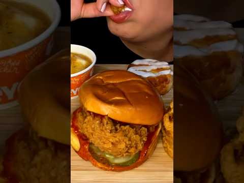 Popeyes Fast Food #asmr #shorts #mukbang