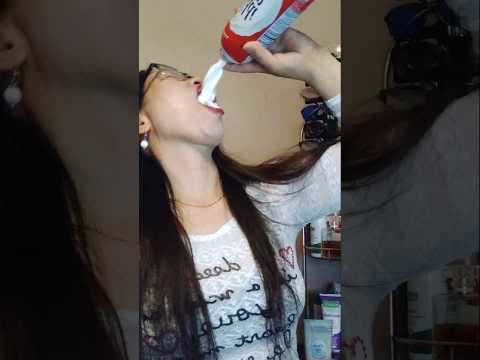 EATING REDDI WIP CREAM #everyone #mukbang #shortsfeed #eatingchallenge #crazylady #comedy #funny