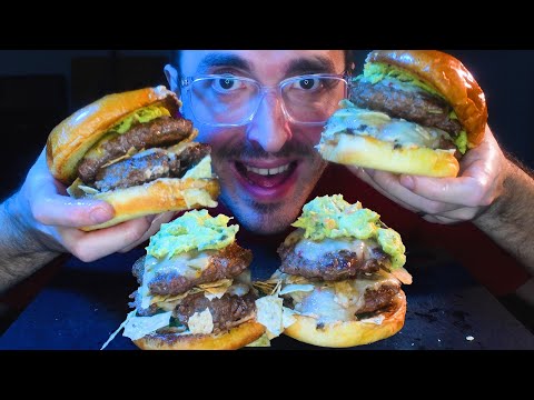 GUACAMOLE SAUCE JALAPEÑO CHEESE BURGER ! * ASMR NO TALKING * NOMNOMSAMMIEBOY