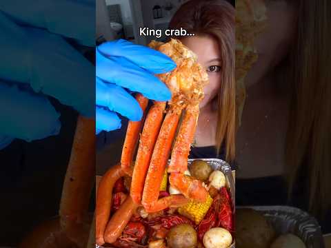Let’s eat a seafood boil for the first time… #food #eating #mukbang #seafood