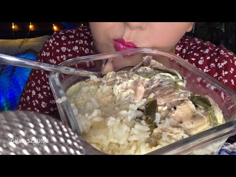 ASMR comiendo huesitos de pollo con crema de poblano 