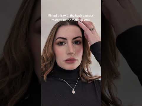 filmei com a camera de tràs pra ver se pega os detalhes da make 😘