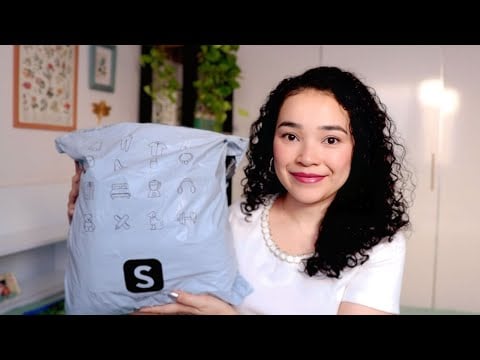 ASMR Comprinhas de Agosto, Mostrando e Experimentando Roupas 