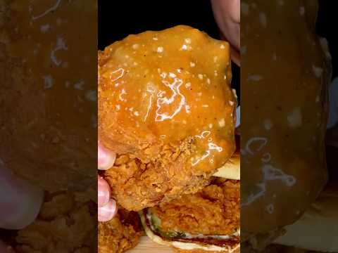Popeyes extra crispy fried chicken drenched in gravy #asmr #chicken #food #mukbang #summerofgoals
