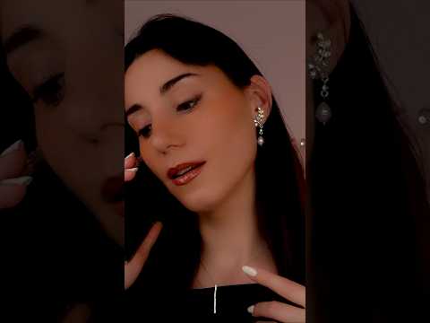 ASMR ❤️ TU NOVIA TE CUIDA CUANDO ESTÁS ENFERMO 🌙 Roleplay en Español 💤 #asmr #shorts #short