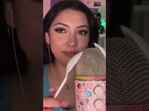 ASMR plastic spoons on the mic #asmr #asmrshorts #asmrjade