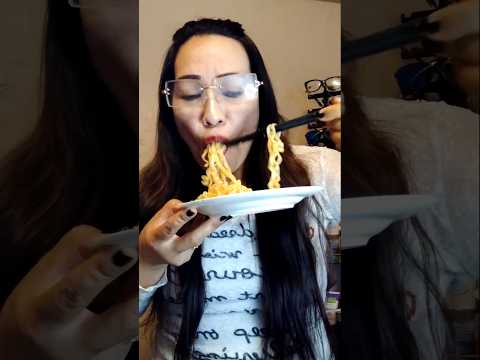 Spicy buldak noodles #mukbang #everyone #shortsfeed #buldak #spicynoodlechallenge