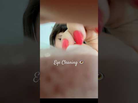 ASMR Eye Cleaning 👁️ Sons Crocantes & Visual Triggers | Relaxing Care #asmrshorts