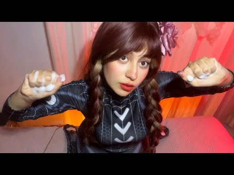 asmr/spiderwoman te hace un masaje Facial🥰