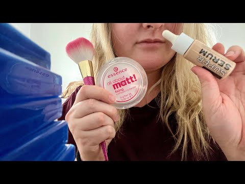ASMR - Fast paced quick makeup look with tapping | whisper