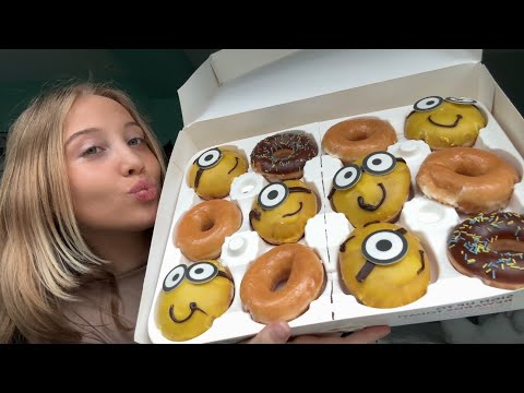Asmr Eating the Krispy Kreme’s Minion doughnuts Mukbang