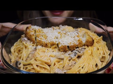ASMR CREAMY FUNGHI SPAGHETTI BREADED CHICKEN MUKBANG no talking CREMA ASMR #asmr #mukbang #pasta