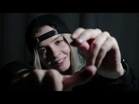 Une russe qui fait de l'ASMR en français