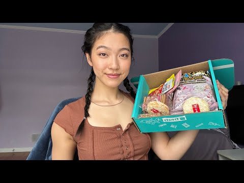 ASMR Trying Taiwanese Snacks 😜