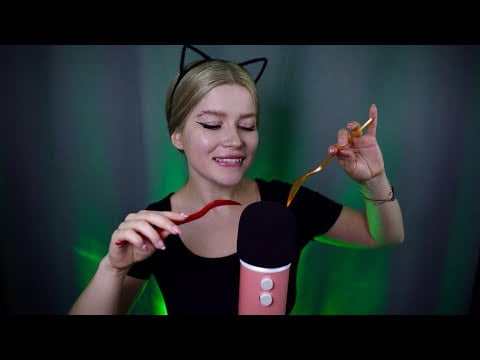 ASMR I’ll eat all your stress 🖤 Mic scratching, rubbing, tapping, plastic & mouth sounds, breathing