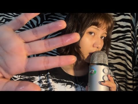 ASMR múltiple triggers ( mouth sounds + spit  ) :3