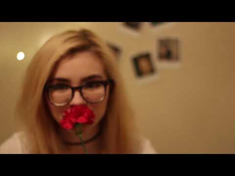 Radical Vegan Tells You What To Eat (eating sounds, soft spoken) Cloveress ASMR