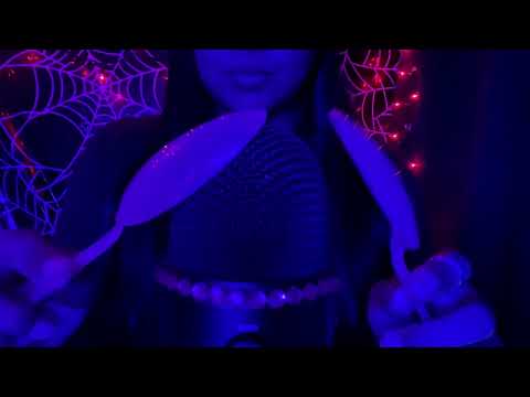ASMR Plastic Spoons on the Mic 🥄 ~No Talking
