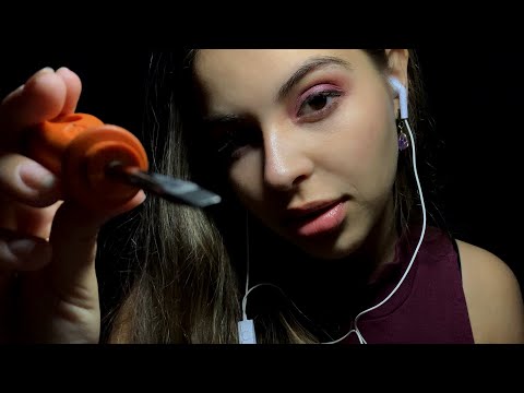 ASMR CONSERTANDO A LENTE | Camera Touching & Voz Suave