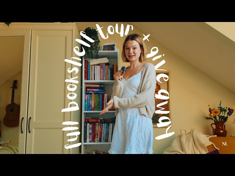 ASMR in DUTCH: bookshelf tour! (+giveaway) (whispered)